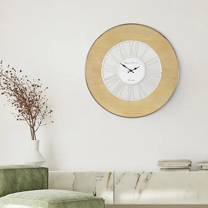 Womo_Design Wanduhr Natur mit römische Ziffern ohne Tickgeräusche handgefertigt Hängeuhr - Durchmesser: 85 cm, Braun, Weiß, Bronze, Antik/Vintage/Retro - Große runde Wanduhr mit Naturholzrahmen und weißem Zifferblatt mit römischen Ziffern.