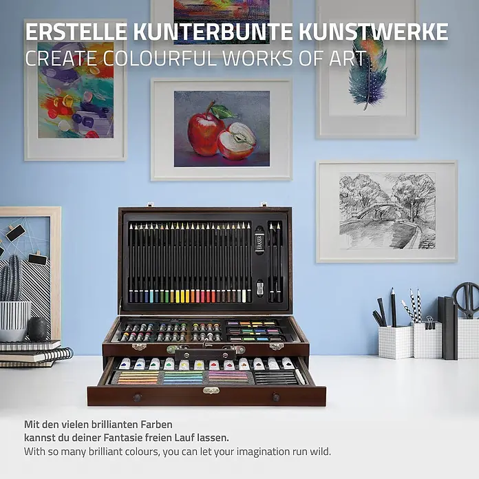 Zeichenset 112 teilig aus Holz -  - Offener dunkler Holzmalkasten gefüllt mit Buntstiften, Farben und Pastellen, bereit für kreative Kunstwerke.