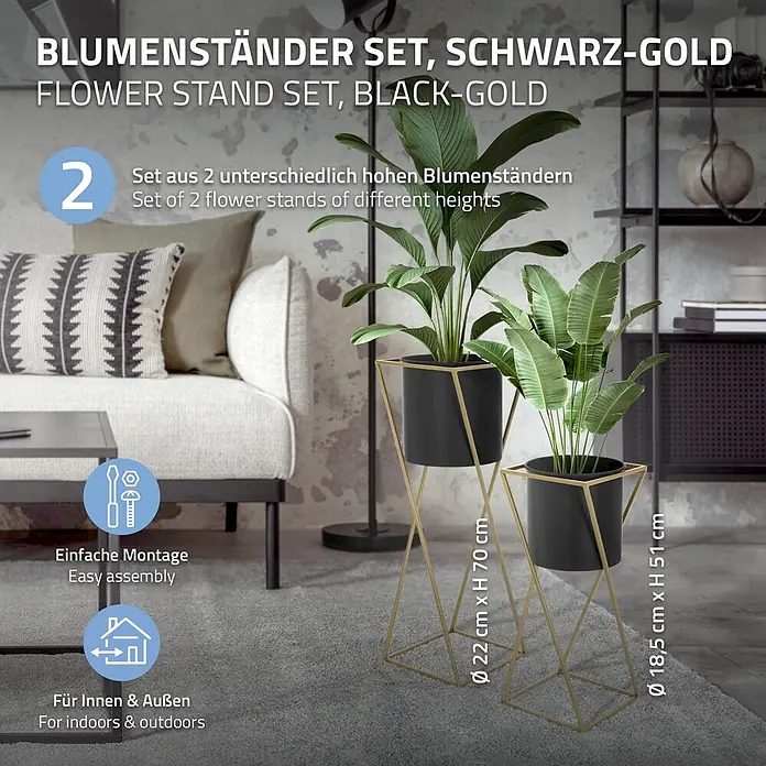 Blumenständer 2er Set Schwarz-Gold 21x21x51 cm/24x24x70,5 cm aus Stahl -  - Set aus 2 schwarz-goldenen Blumenständern in unterschiedlichen Höhen, die Pflanzen in einem Wohnzimmer halten.