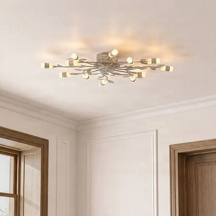 Lindby LED Deckenlampe in messing, weiß, Deckenleuchte -  - Naturinspirierte Deckenleuchte mit mehreren Glühbirnen an verzweigten, silbergrauen Metallarmen mit Blattdetails.