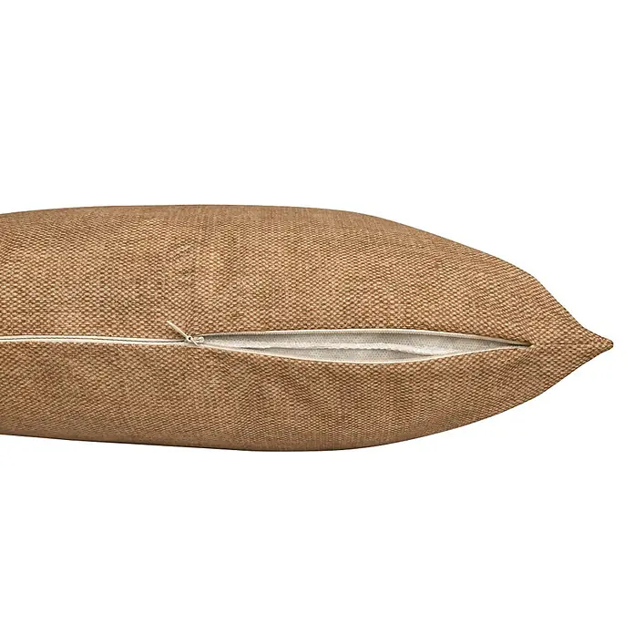 Cojín Bordado bicolor - 45 x 45 cm, Textil, Camel - Cojín marrón texturizado con una cremallera blanca parcialmente abierta en el lateral.