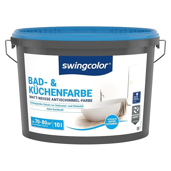 swingcolor Bad- & Küchenfarbe - Weiß, 10 l, Matt - Ein dunkelgrauer 10L Farbeimer mit blauem Deckel und weißem Etikett. Es ist Swingcolor matt-weiße Anti-Schimmel-Farbe für Bad und Küche.