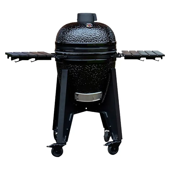 Outr Ahumador Kamado Grill Rock Large - Diámetro de la superficie de la parrilla: 46,8 cm, Negro - Barbacoa kamado de cerámica negra texturizada, con estantes laterales de madera y soporte con ruedas.