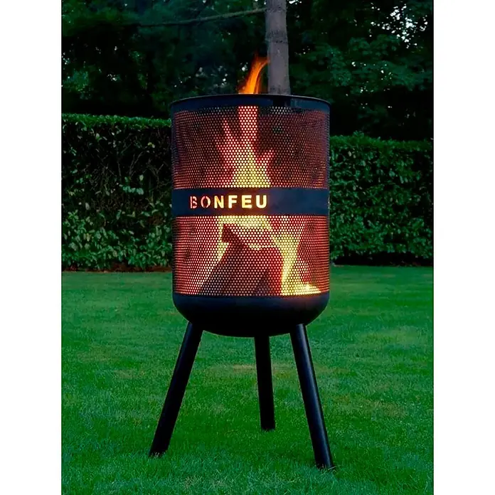 Bonfeu Chimenea de exterior Bonves - Ø x Al: 45 x 100 cm, Acero, Negro - Brasero de metal negro perforado con la inscripción "BONFEU", brillando con fuego.