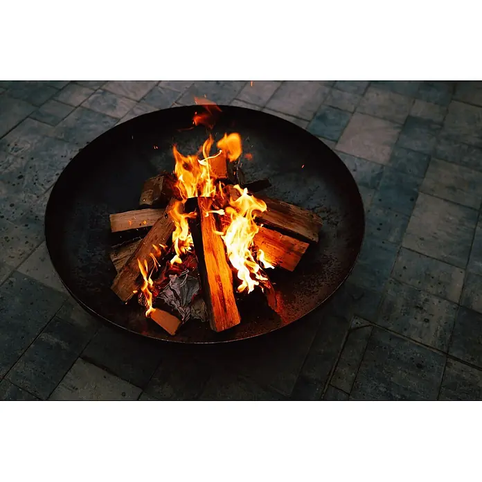 Nora Flames Brasero Calsotera - Diámetro: 80 cm, Acero Corten - Foto ambiente