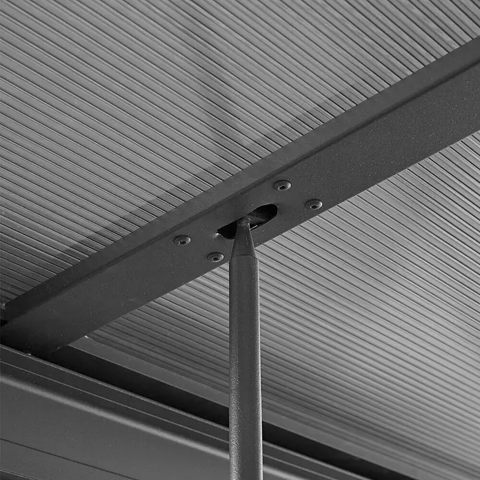 Home Deluxe Terrassenüberdachung SOLIS DELUXE Grau 290 x 295 x 233 / 272 cm -  - Dunkelgraue Metallstützstange an einem Überkopfbalken befestigt, Teil einer gewellten Deckenkonstruktion.