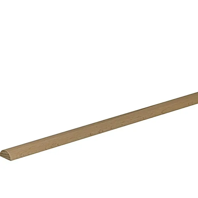 Profiles and more Halbrundstab - 95 cm x 20 mm x 10 mm, Buche - Ein Bild einer hellbraunen Viertelstab-Holzleiste, die sich schräg nach rechts erstreckt und für Bodenabschlüsse oder Dekorationen verwendet wird.