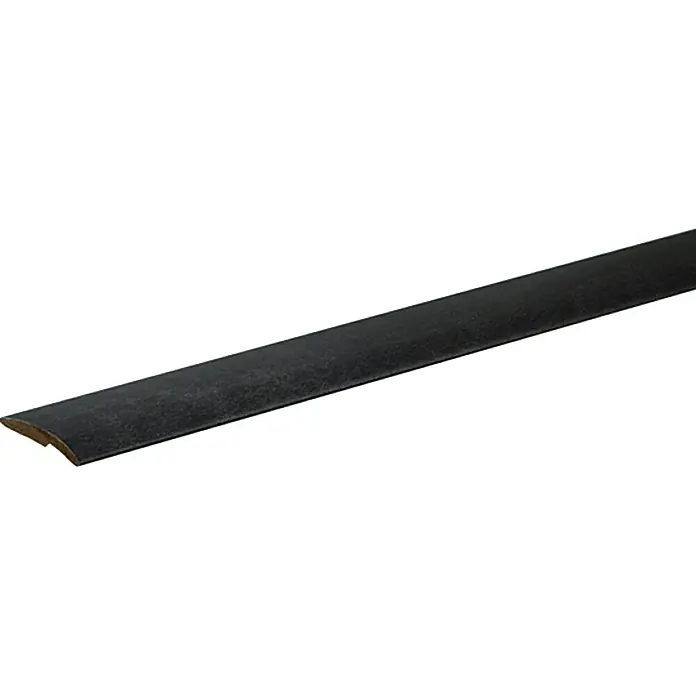 Profiles and more Übergangsprofil UPK07 - Anthrazit, 0,9 m x 40 mm x 5 mm, Kleben - Nahaufnahme einer schwarzen Übergangsleiste für den Bodenbereich, ideal für einen sauberen und stilvollen Übergang zwischen Räumen.