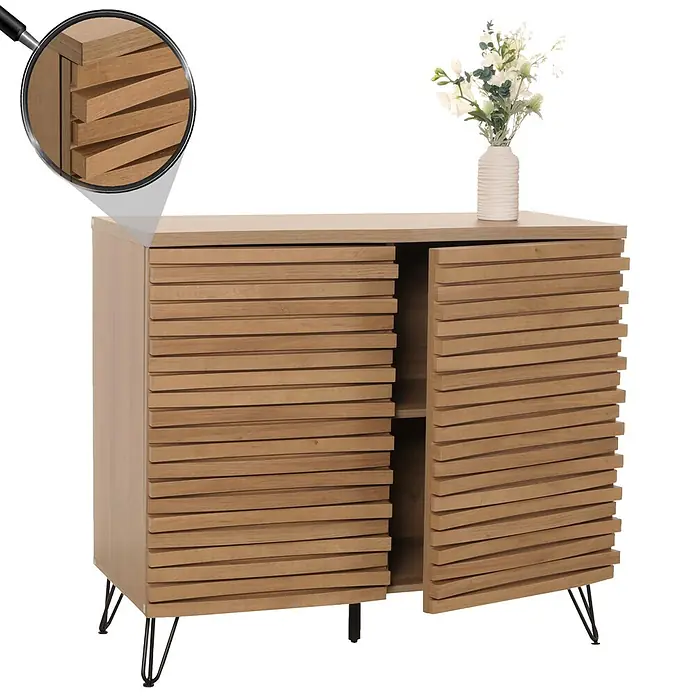 Mendler Kommode HWC-M49 MDF Metall 85x95x45cm - Natur -  - Heller Holzschrank mit Lamellen-Schiebetüren und schwarzen Hairpin-Beinen, eine Tür ist teilweise offen.