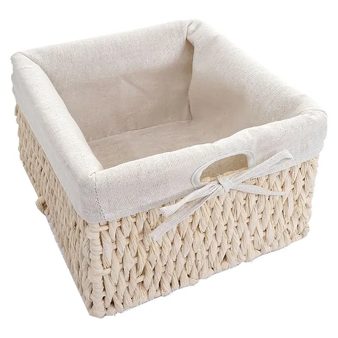 Mendler Kommode HWC-H21 Massiv-Holz 80x60x30cm - Shabby weiß -  - Rechteckiger Aufbewahrungskorb aus Naturgeflecht mit herausnehmbarem hellem Stofffutter, Griffen und Zierschleifen.