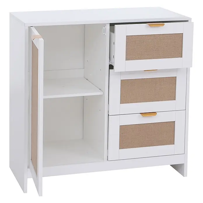 Mendler Kommode HWC-P50 - L x B x H: 80 x 40 x 80 cm, Weiß - Weißer Aufbewahrungsschrank mit offener Tür, Regal und drei Schubladen mit hellbrauner Webfront und goldenen Griffen, eine Schublade leicht geöffnet.