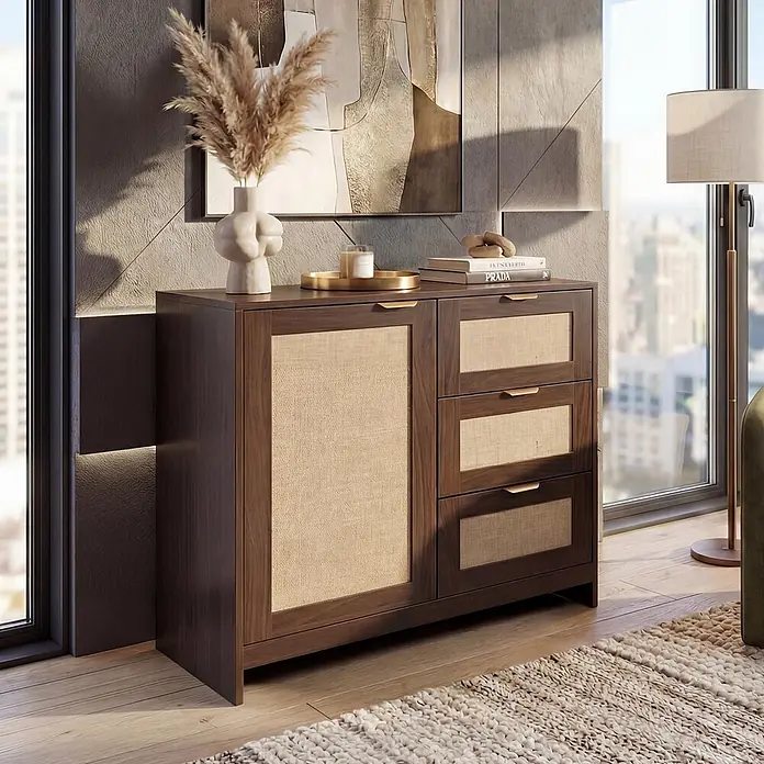Mendler Kommode HWC-P50 MDF Melamin Leinenfront - Walnuss-Optik -  - Dunkles Holz- und Rohrcabinet in modernem Wohnzimmerambiente. Bietet stilvollen Stauraum.