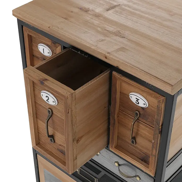 Mendler Apothekerkommode HWC-Q77, Industrial Holz Metall 85x46x35cm -  - Rustikale Holzkommode mit nummerierten Schubladen und dunklen Metallakzenten. Eine natürliche Holzschublade mit Griff und Nummer 2 ist geöffnet.