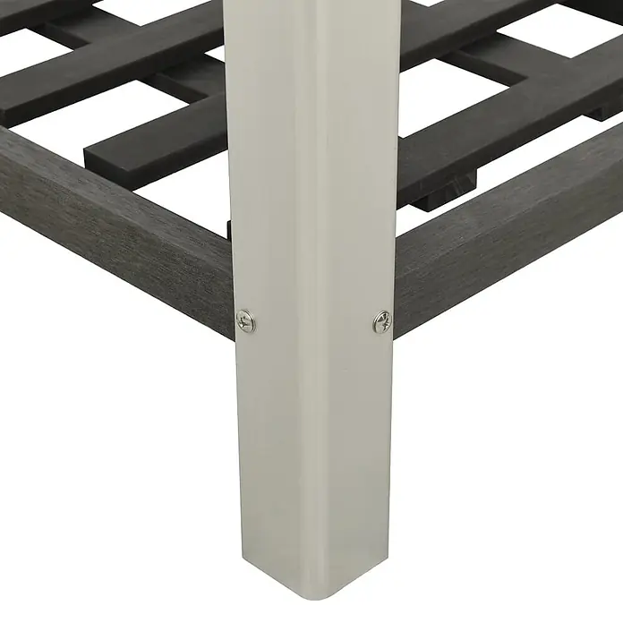 Furnicato Hochbeet WPC Grau 50 x 50 x 90 cm mit Ablageboden -  - Nahaufnahme eines hellgrauen Metalleckpfostens, befestigt an dunkelgrauem Lattenmaterial, zeigt Konstruktionsdetails.