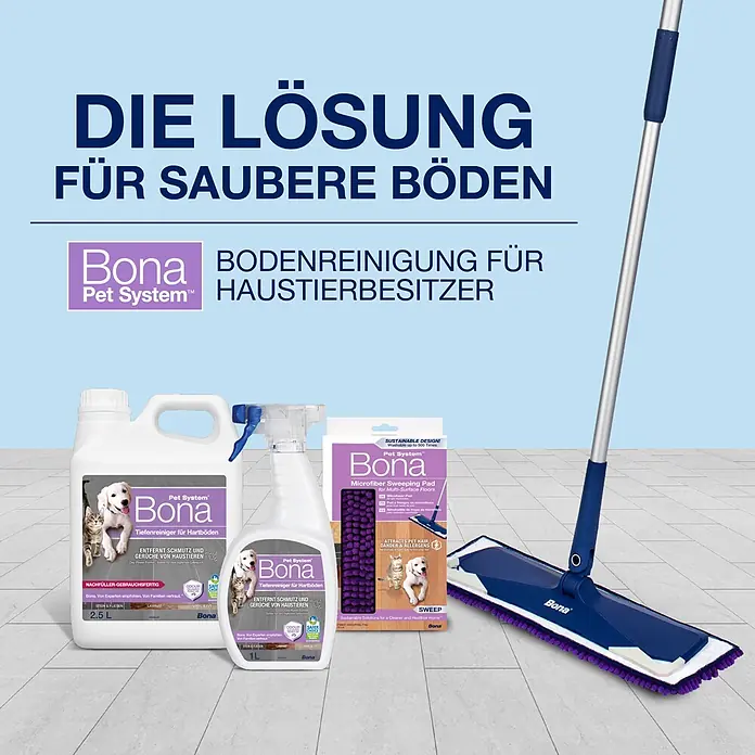 Bona Pet System Reinigungsmittel Tiefenreiniger für Hartböden - 1 l, Flasche mit Sprühkopf - Bona Pet System Reinigungsprodukte: blauer Mopp mit violettem Pad, zwei Reinigerflaschen (2,5L und 1L) und Nachfüllpack für Pads, alles für tierfreundliche Bodenreinigung.