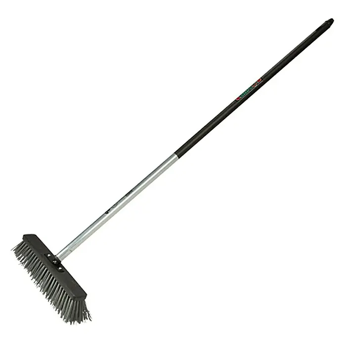 Gardol Aluline Gartenbesen - Arbeitsbreite: 40 cm, Elaston, Langstiel - Eine Straßenbürste mit einem schwarzen Bürstenkopf und einem langen, silberfarbenen Stiel, ideal für die Reinigung von Außenbereichen.