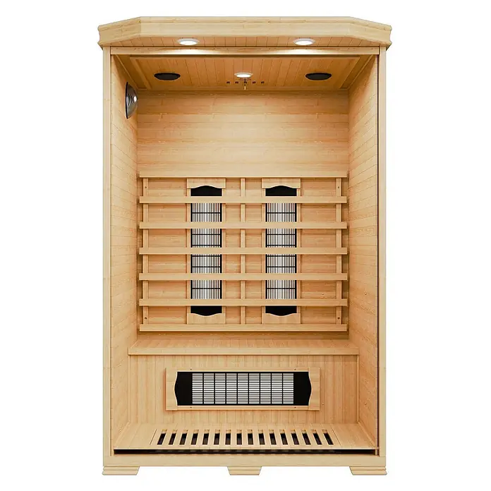 Infrarotkabine Oslo mit Vollspektrumstrahler -  - Innenansicht einer hellen Infrarotsauna aus Holz mit mehreren Heizstrahlern an der Rückwand, einer Bank und einem Lattenrostboden.