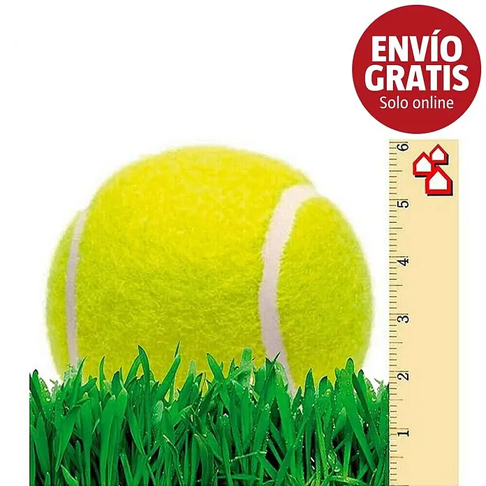 Césped artificial Belice - 5 x 2 m, Altura del pelo: 24 mm, 27.300 puntadas/m² - Pelota de tenis amarillo-verde sobre césped verde con una regla de medición para escala.