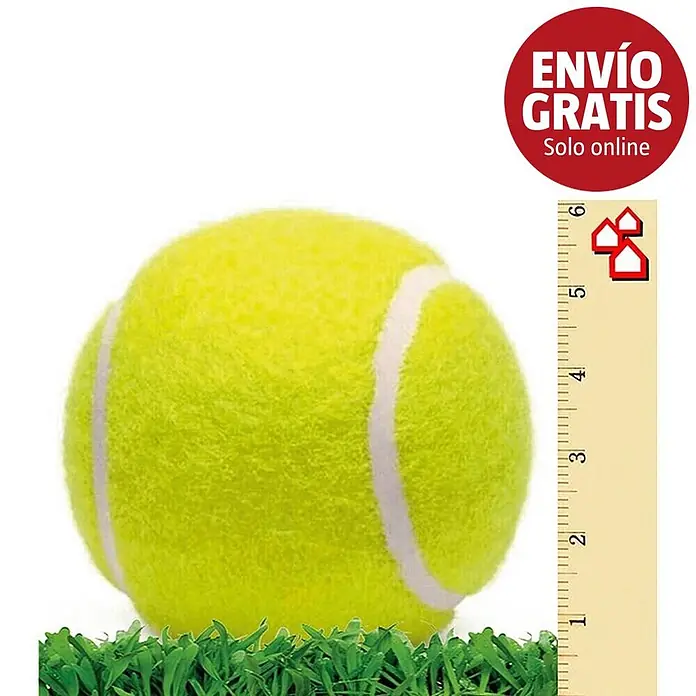Césped artificial Fidji - 5 x 2 m, Altura del pelo: 7 mm, 60.480 puntadas/m² - Pelota de tenis amarilla neón sobre césped artificial, con una regla que muestra su tamaño.