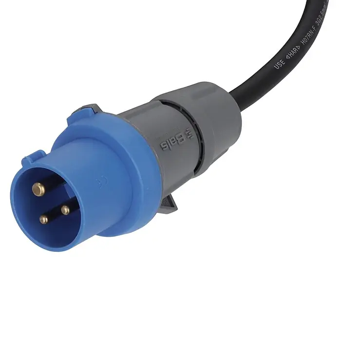 Brennenstuhl Verlängerungskabel Camping-Adapterkabel CEE-Adapter mit CEE-Stecker Schutzkontakt - 1,5 m, IP44, H07RN-F - Blauer und grauer Industriestromstecker mit drei Stiften, verbunden mit einem schwarzen Kabel.