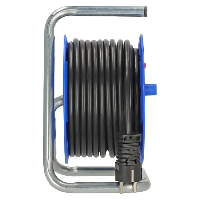 Brennenstuhl Kabeltrommel - Spezialkunststoff, 15 m, H05VV-F, IP20 - Tragbares schwarzes Verlängerungskabel auf einer blauen Rolle mit Metallrahmen und Stecker.