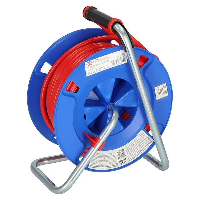 Brennenstuhl Kabeltrommel Garant CEE 1 AT-N07V3V3-G 5G1,5 - Kunststoff, 25 m, IP44 - Blau-rote Kabeltrommel mit rotem Stromkabel, silbernem Metallrahmen und schwarzem Griff.