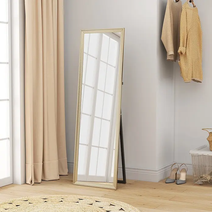 HOMCOM-Ganzkörperspiegel-50L x 1,5B x 161,5H cm-Gold -  - Goldgerahmter Ganzkörperspiegel in einem Raum, der ein Fenster reflektiert. Ideal zum Ankleiden.