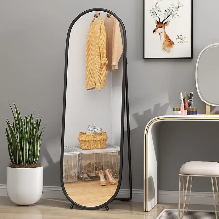Homcom Standspiegel - Transparent, Glas - Schwarz gerahmter Ganzkörperspiegel mit integrierter Kleiderstange, geeignet für Ankleidezimmer oder Schlafzimmer.