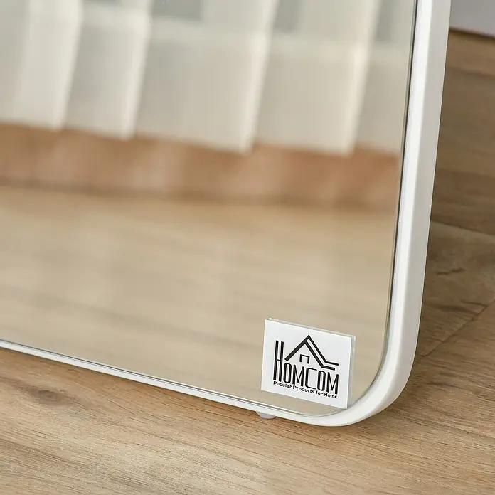 HOMCOM-Ankleidespiegel-37B x 43T x 156H cm-Weiß -  - Weißer Spiegel mit HOMCOM-Label, auf einem Holzfußboden stehend, eine helle Einrichtung spiegelnd.
