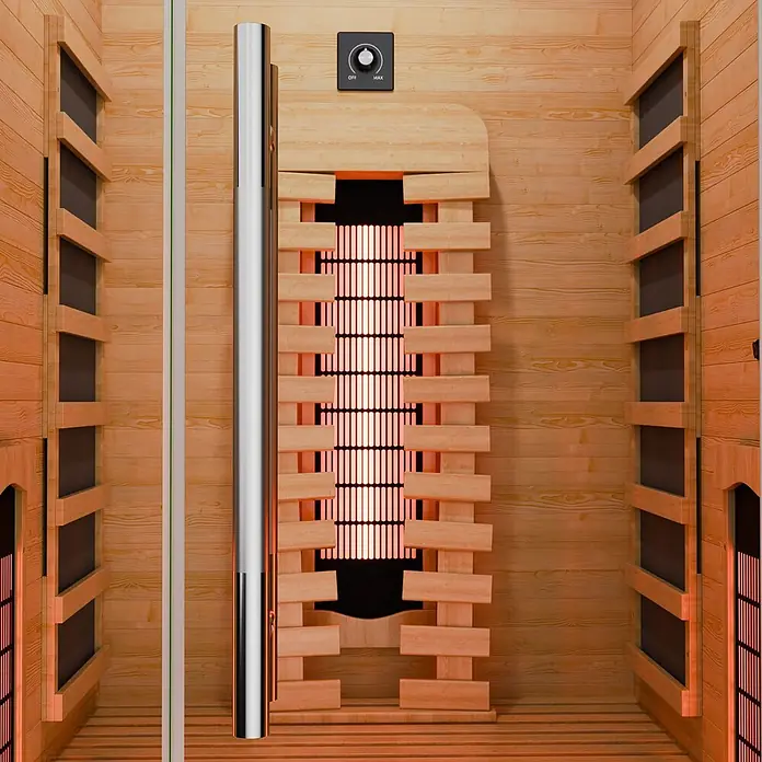 Infrarotkabine Kiruna90 Premium -  - Innenansicht einer Infrarotsauna mit hellen Holzpaneelen, rot glühenden Heizstrahlern und silbernem Türgriff. Drehregler sichtbar.