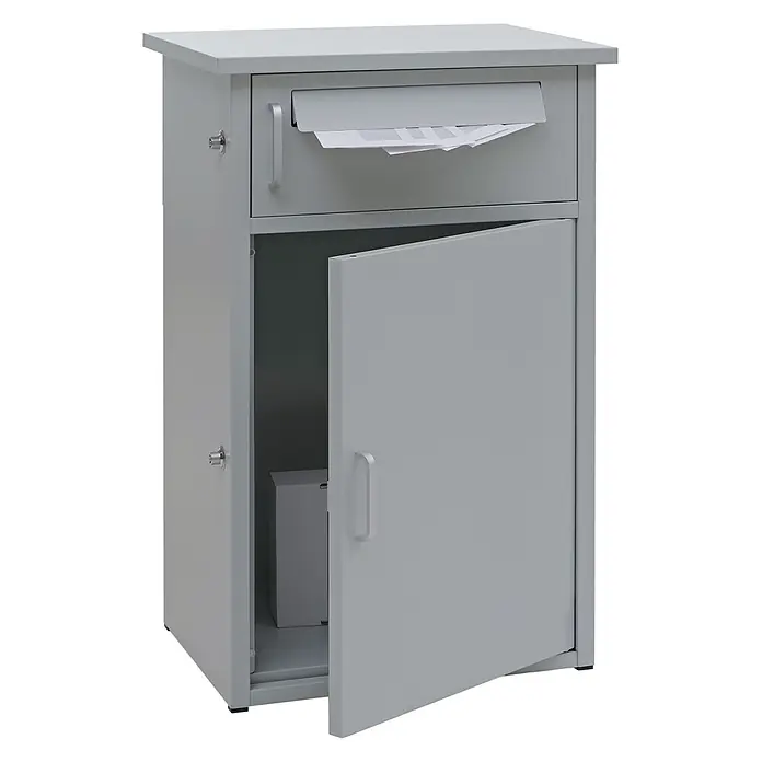 Mendler Paketkasten HWC-O51 Stahl 78x49x38cm - hellgrau -  - Graue Metall-Paket- und Briefkasten mit Post im oberen Schlitz und geöffneter Tür, die ein Paket im unteren Fach zeigt.