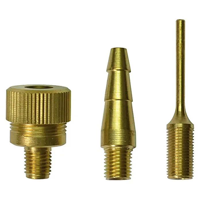 Craftomat Füll-Set - 3 -tlg. - Nahaufnahme von drei goldenen Aufsätzen für Luftpumpen, inklusive Adapter und Nadel für Bälle.