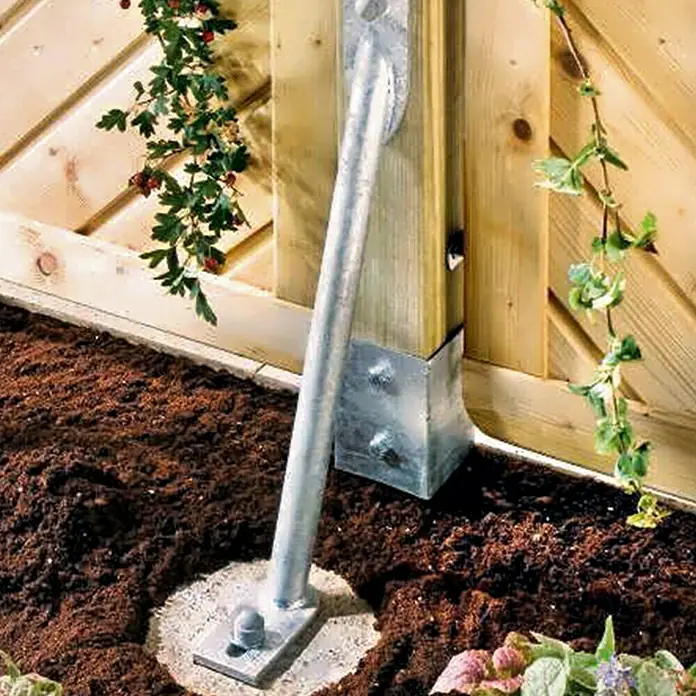 Sturmanker Kyrill - 25,5 x 64,5 cm - Ansicht eines Metallpfostenträgers zur sicheren Befestigung von Holzzäunen im Garten, ideal für Stabilität und Langlebigkeit.