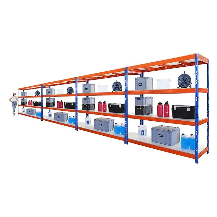 MegaDeal 4xProfi Schwerlastregal Rhino 200x200x60 4 Böden 500kg Blau-Orange -  - Lange, orange-blaue Schwerlastregaleinheit, gefüllt mit diversen Lagerartikeln, mit einer Person zur Größenorientierung.