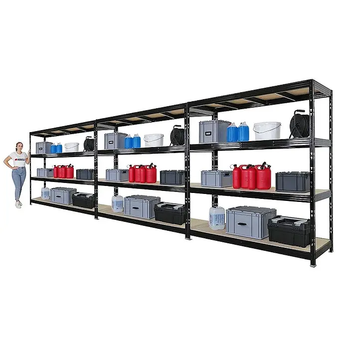 Mega Deal | 3x Profi Schwerlastregal Rhino | HxBxT 200x200x60cm | 4 Spanplatten-Ebenen 8mm | Fachlast 500kg | Schwarz -  - Langes schwarzes Metallregal mit Holzablagen, gefüllt mit Lagerbehältern und einer Person zur Größenangabe.