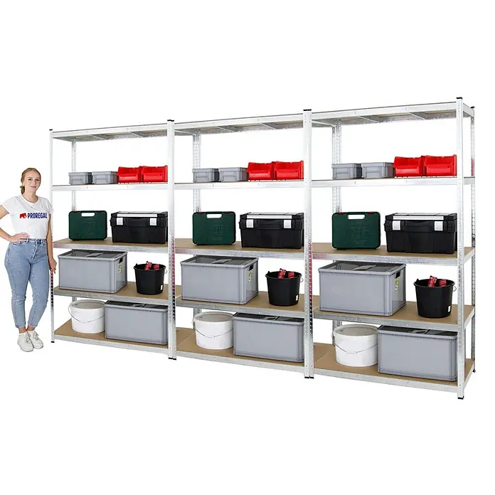 Mega Deal | 3x Schwerlastregal Giant Ragnar | HxBxT 200x120x50cm | 5 MDF-Platten-Ebenen | Fachlast 175kg | Verzinkt -  - Drei modulare Metallregale mit verschiedenen Aufbewahrungsboxen, eine Person zeigt die Größe an.