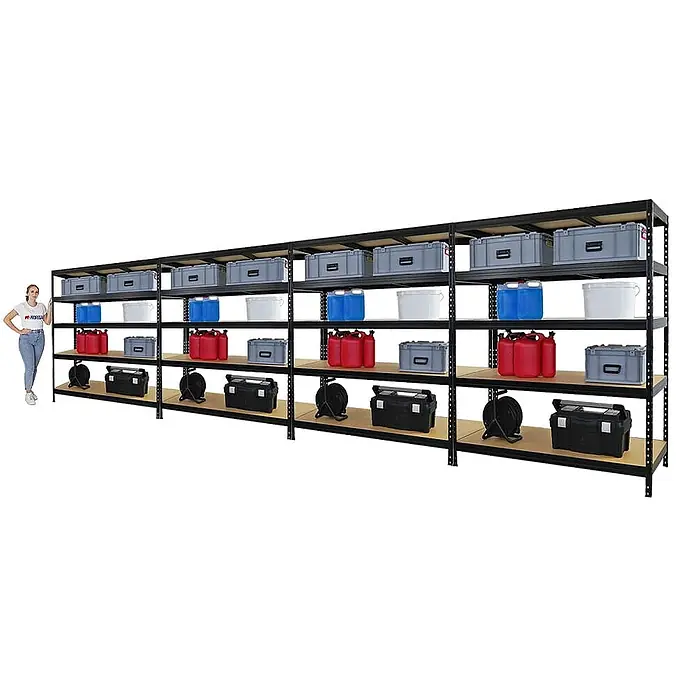 Mega Deal | 4x Schwerlastregal Rivet | HxBxT 180x150x60 cm | Fachlast 250kg | Schwarz -  - Langes, modulares schwarzes Metallregal mit mehreren Holzregalböden, mit Lagerboxen und einer Frau zur Größenangabe.