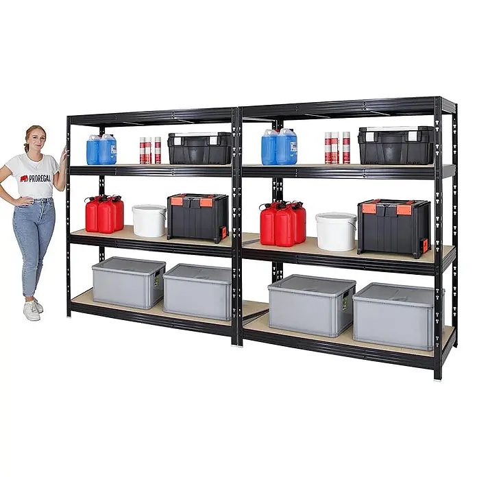 Mega Deal | 2x Profi Schwerlastregal Rhino | HxBxT 180x160x60cm | 4 Spanplatten-Ebenen 8mm | Fachlast 500kg | Schwarz -  - Großes schwarzes Metallregal mit Holzböden, gefüllt mit Lagerboxen und Behältern. Eine Frau steht daneben als Größenvergleich.
