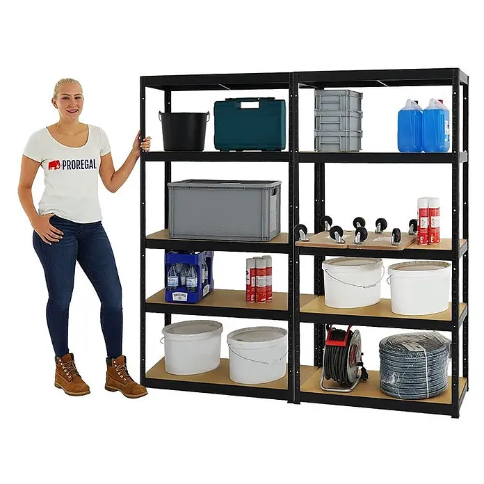 Mega Deal | 2x Schwerlastregal Slim Elephant S | HxBxT 180x90x45 cm | 5 Ebenen | Fachlast 350 kg | Schwarz -  - Schwarzes Metallregal mit Holzbrettern, gefüllt mit Lagerartikeln, mit Person zur Größenveranschaulichung.