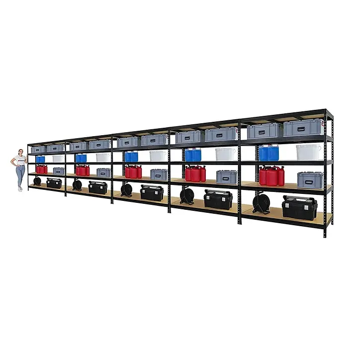 Mega Deal | 5x Schwerlastregal Rivet | HxBxT 180x150x60 cm | Fachlast 250kg | Schwarz -  - Langes schwarzes Metallregal mit Holzregalböden, gefüllt mit verschiedenen Behältern. Eine Person dient als Größenvergleich.