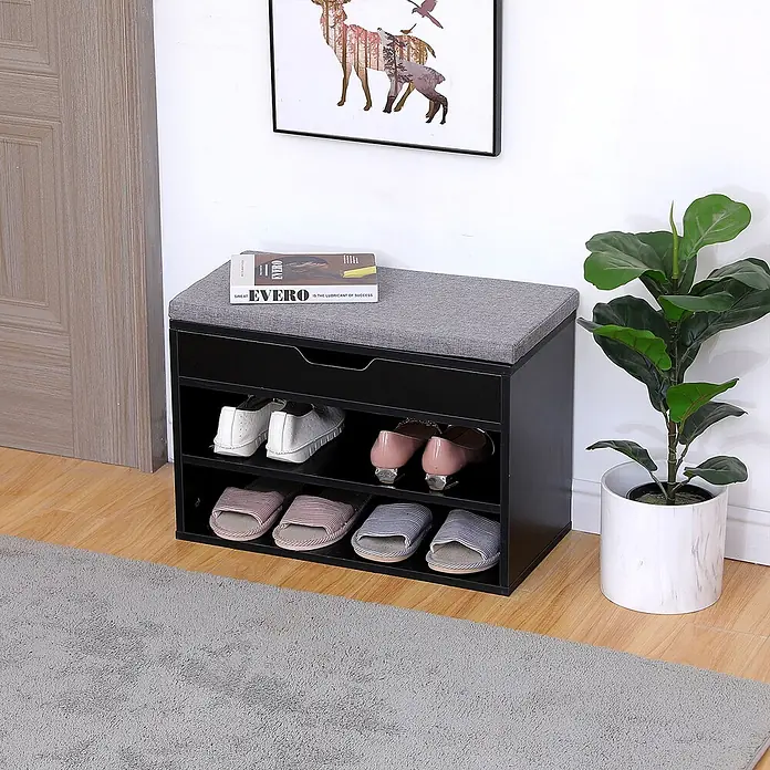 Schuhmöbel zwei Fächer mit Truhe schwarz ALAN -  - Schwarze Schuhbank mit grauem Kissen und Ablagen für Schuhe, in einem Eingangsbereich platziert.