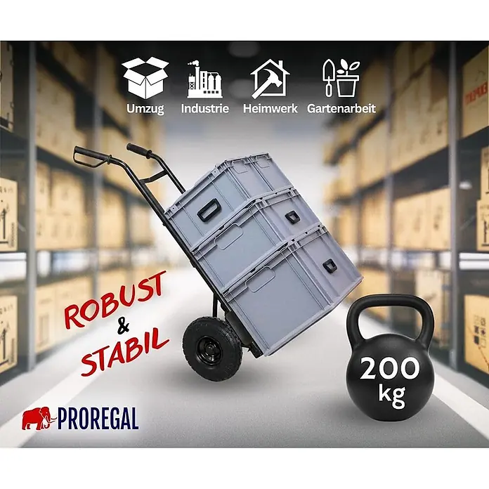 Sackkarre ODIN mit klappbarer Schaufel, gebogenen Streben & pannensichere PU-Bereifung | Traglast 200kg | HxBxT 115x54x44cm | Schwarz | Transportkarre Staplerkarre Karrenwagen klappbar -  - Robuste schwarze Sackkarre mit grauen Transportkisten, geeignet für Umzug, Industrie, Heimwerk und Gartenarbeit, gezeigt mit 200 kg Last.