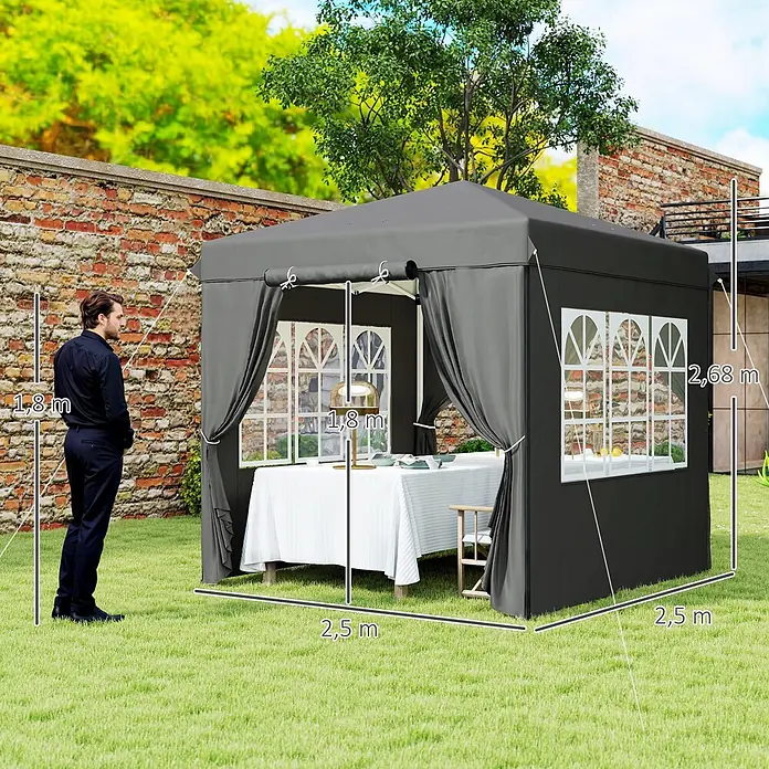 Outsunny Pavillon Dunkelgrau 250L x 250B x 268H cm -  - Dunkelgrauer Gartenpavillon im Garten mit Mann zur Größenansicht. Maße: 2,5 x 2,5 m Basis, 2,68 m Höhe.