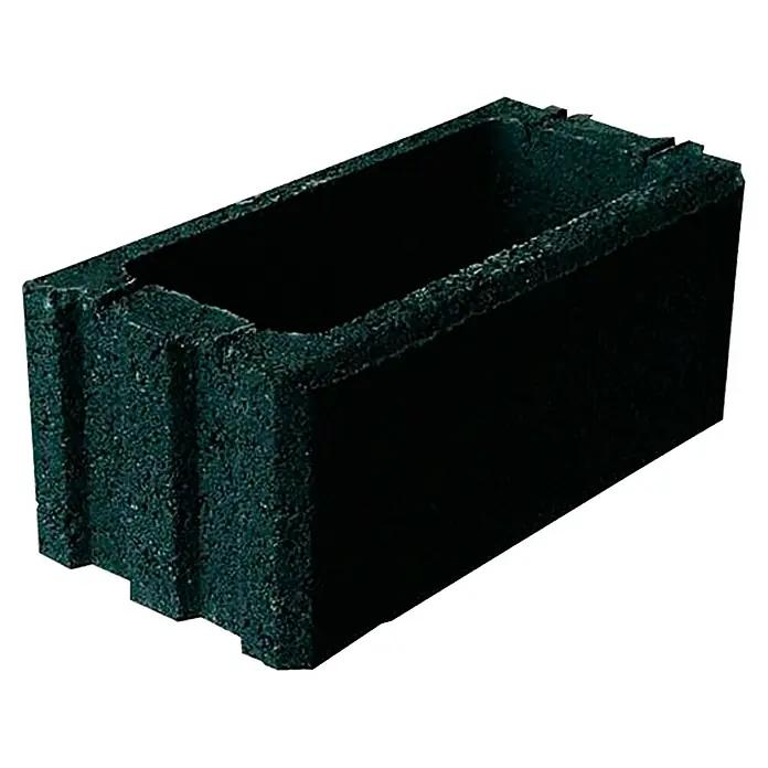 EHL Planomur Mauerstein Normalstein - Anthrazit, 50 x 25 x 20 cm, Beton - Nahaufnahme eines schwarzen Betonhohlblocks mit einer rauen, unebenen Oberfläche, ideal für Bau- und Landschaftsbauprojekte.