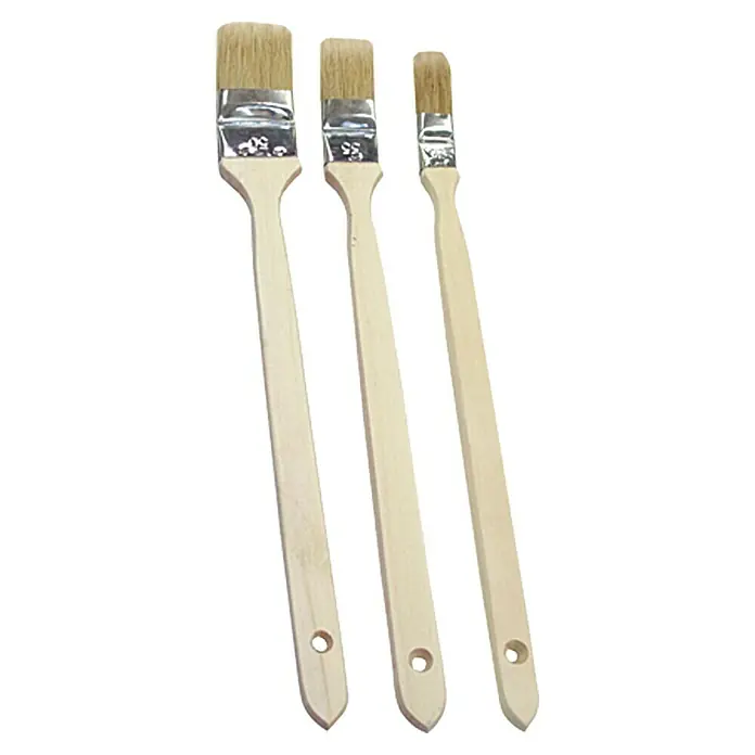 Heizkörperpinsel-Set - 3 -tlg. - Drei Pinsel mit Holzgriffen und hellem Borstenmaterial, ideal für verschiedene Malarbeiten.