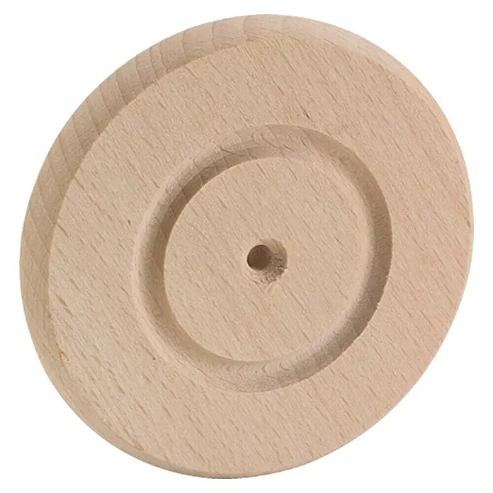 Stabilit Holzrad80 mm, Buche Natur - Nahaufnahme eines hölzernen Spielzeugrads mit einer Aussparung in der Mitte und einem Loch für die Achse.