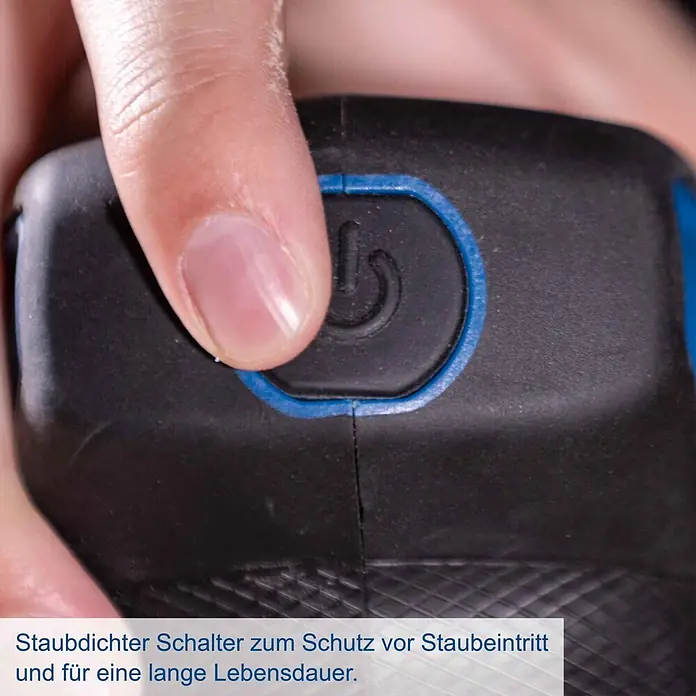 Scheppach IXES 20V Akku-Bohrschrauber BC-DD60-X - 20 V, Ohne Akku, 60 Nm - Finger drückt staubdichten schwarzen Ein-/Ausschalter mit blauem Rand.
