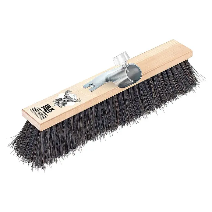 Peggy Perfect Straßenbesen BLK FRST - Holz, Breite: 40 cm - Besenkopf mit dunklen Borsten, Holzblock und Metallhalterung, Markenname 'BLK FRST'.