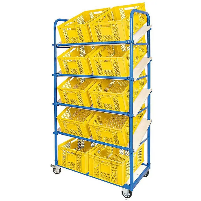 BRB Schrägboden-Regalwagen mit 5 Ebenen, bestückt mit 10 Euroboxen durchbrochen 600x400x240 mm gelb -  - Blauer Metall-Aufbewahrungswagen auf Rädern mit fünf schrägen Ebenen, die je zwei gelbe Plastikkörbe halten.