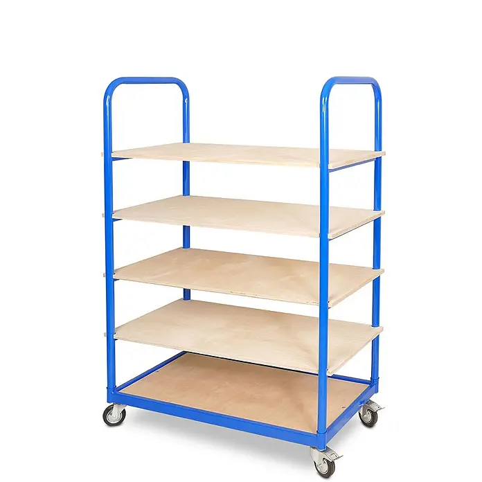 BRB Etagenwagen mit 5 Ebenen, BxTxH 1050x500x1450 mm bestückt mit 10 Euroboxen BxTxH 600x400x150 mm, durchbrochen - weiß - Fünfstöckiger blauer Metall-Regalwagen mit Holzablagen und Rollen.